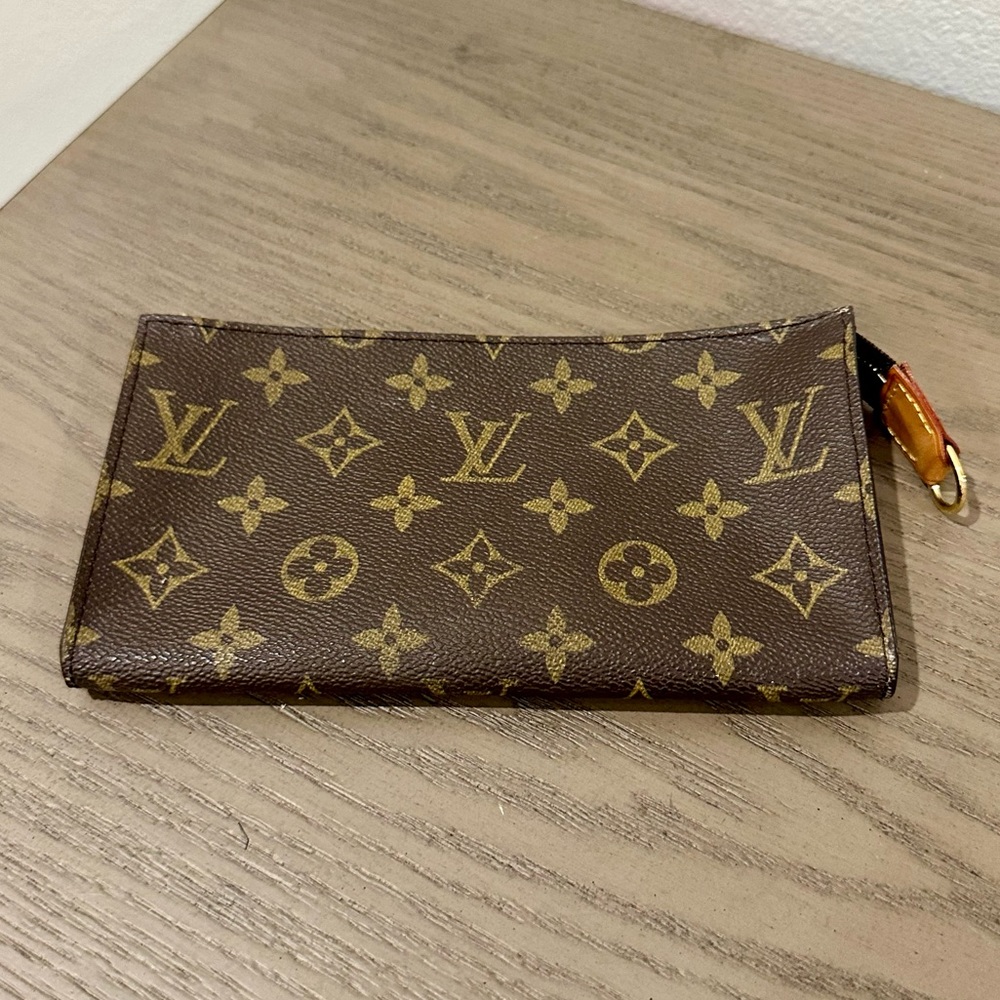 Vintage Louis Vuitton GM Bucket Pouch